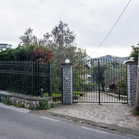 Ruggiero - Between Sorrento And Positano Colli di Fontanelle